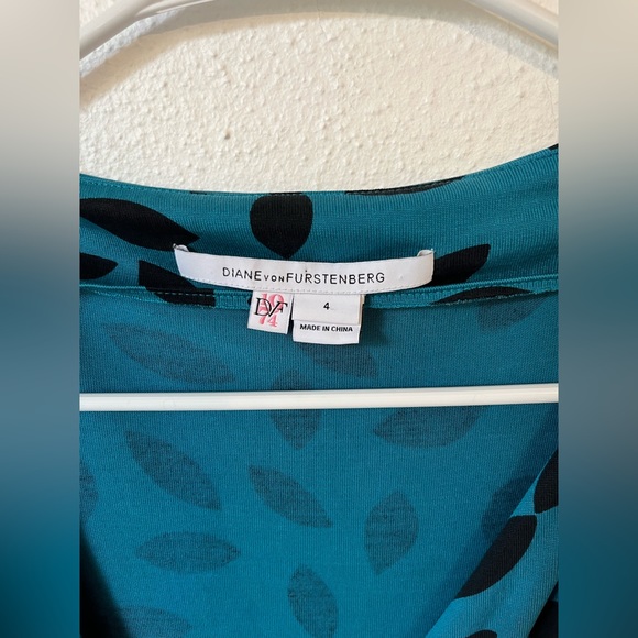 DIANE VON FURSTENBURG DVF Julian Little Leaves Teal Wrap Dress Size 4 - Picture 4 of 12